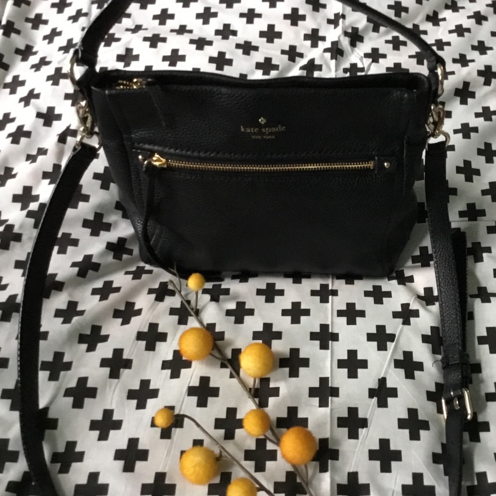 Kate spade black crossbody purse. *like new*
